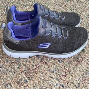 SKECHERS SNEAKERS